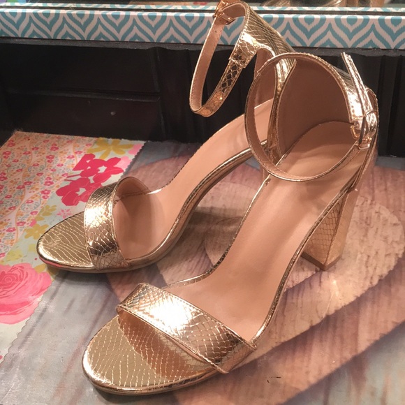 Gold Shein heels - Picture 2 of 3